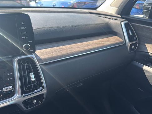 Used 2023 Kia Sorento SX Prestige image 14