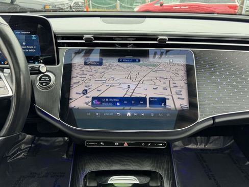 Used 2025 Mercedes-Benz E 350 4MATIC Sedan image 18