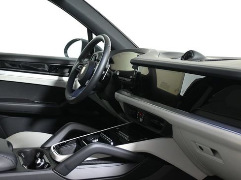 Used 2026 Porsche Cayenne E-Hybrid AWD/4WD image 38
