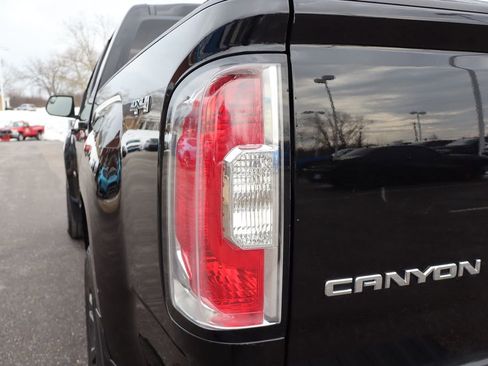 Used 2019 GMC Canyon SLE w/ Driver Alert Package image 30