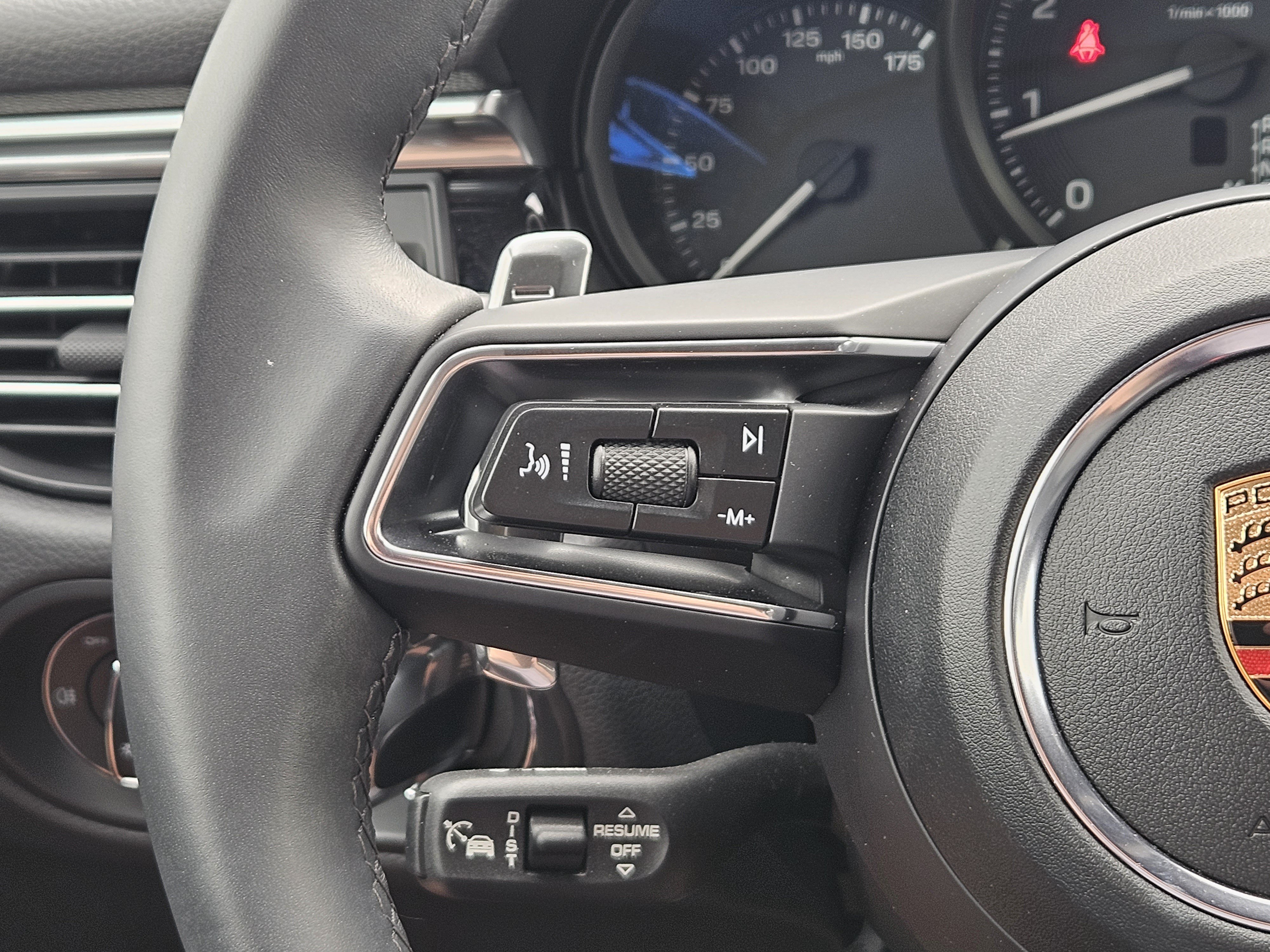 Certified 2026 Porsche Macan AWD/4WD image 26