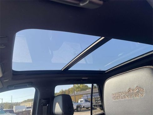 Used 2024 Chevrolet Tahoe High Country image 15