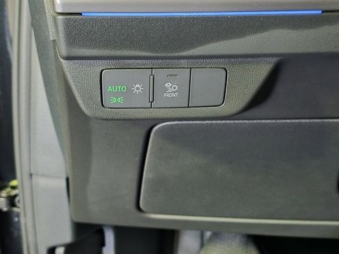 Used 2023 Audi Q4 e-tron Prestige w/ 20" Wheel Package image 29