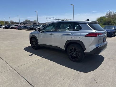 Used 2023 Toyota Corolla Cross L FWD image 2