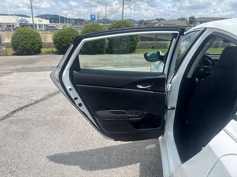 Used 2018 Honda Civic EX image 11