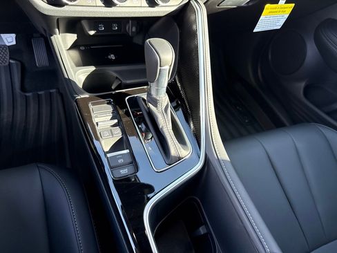 Certified 2025 Acura ADX AWD image 32