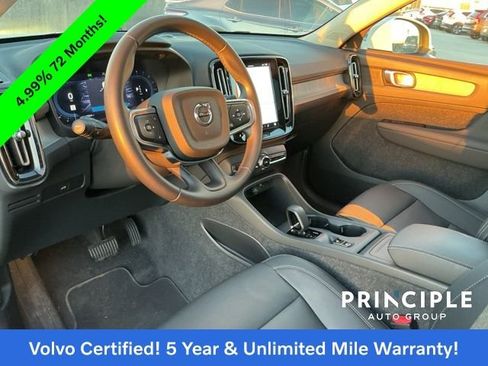 Certified 2025 Volvo XC40 B5 Core image 27