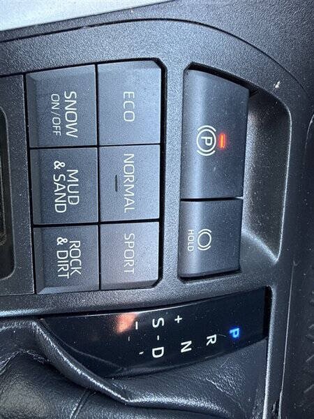 Used 2021 Toyota RAV4 LE AWD/4WD image 31