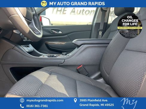 Used 2023 GMC Acadia SLE w/ Driver Convenience Package image 9