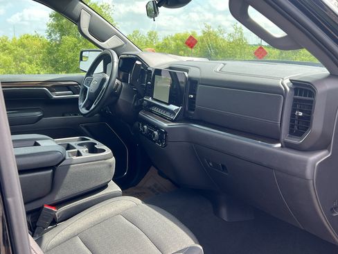 Used 2024 Chevrolet Silverado 1500 LT AWD/4WD image 26