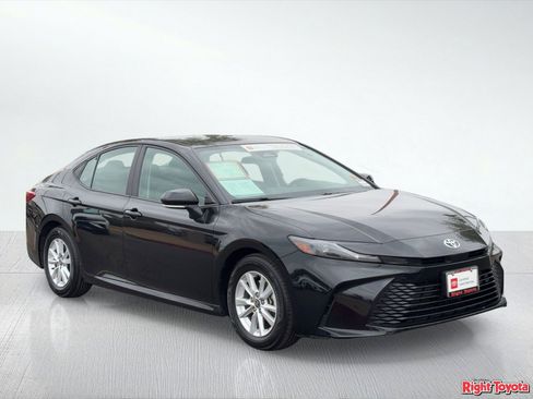 Certified 2025 Toyota Camry LE FWD image 8
