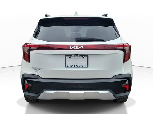 Used 2025 Kia Seltos S FWD image 6