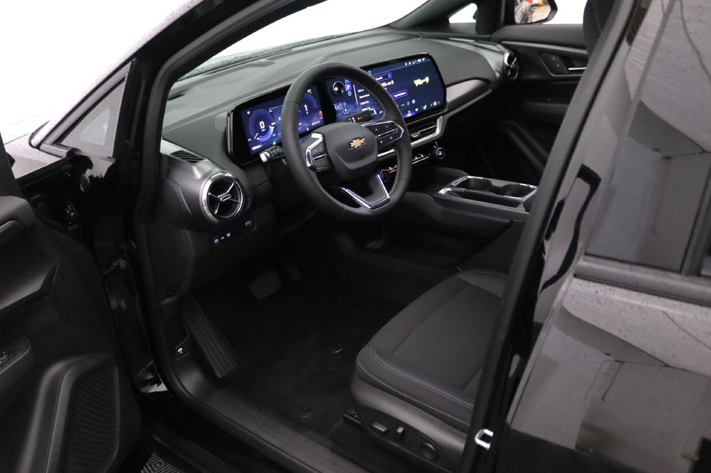Certified 2026 Chevrolet Equinox EV LT w/ Comfort Package AWD/4WD image 18