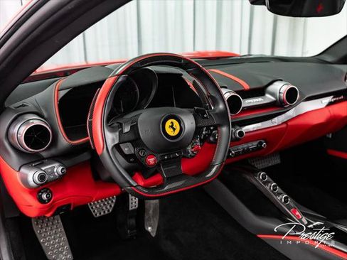 Used 2020 Ferrari 812 Superfast RWD image 28