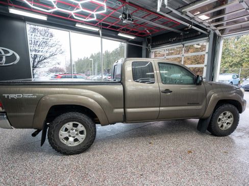 Used 2013 Toyota Tacoma 4x4 Access Cab V6 image 4