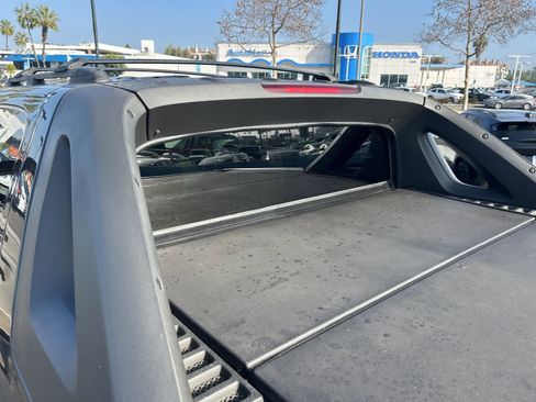 Used 2005 Chevrolet Avalanche Z71 w/ Sun And Sound Package image 27