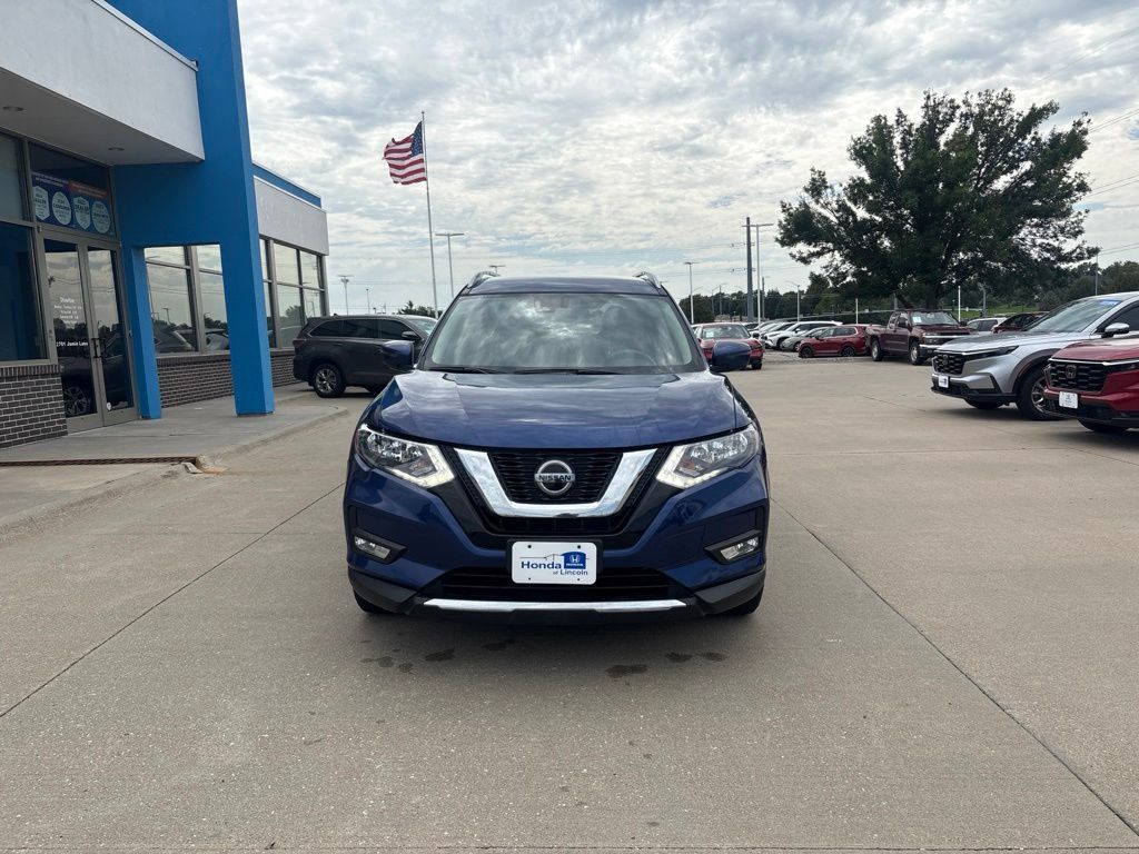 Used 2018 Nissan Rogue SL FWD image 2