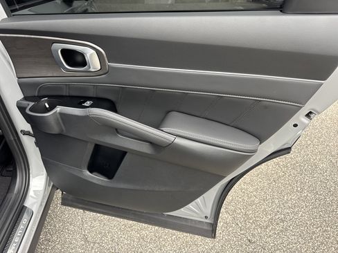 Certified 2025 Kia Sorento SX image 16