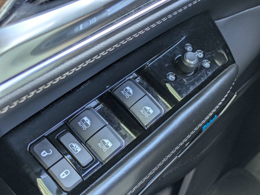 Used 2023 Jeep Grand Wagoneer L Series II AWD/4WD image 28