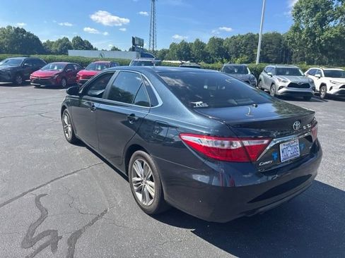 Used 2015 Toyota Camry SE FWD image 7