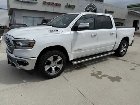 Used 2023 RAM 1500 Laramie AWD/4WD image 4