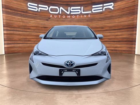 Used 2016 Toyota Prius Two image 9