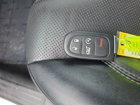 Used 2022 Jeep Cherokee Limited AWD/4WD image 28
