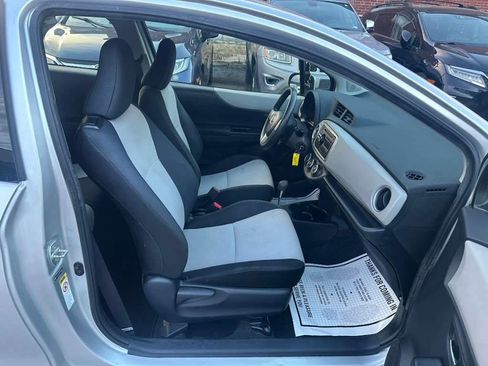 Used 2014 Toyota Yaris LE image 11