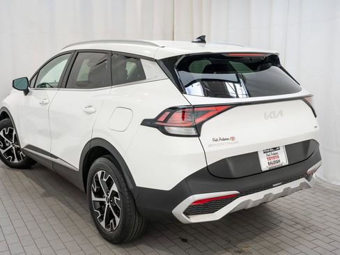 Used 2023 Kia Sportage EX image 4