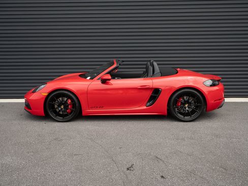 Certified 2025 Porsche 718 Boxster GTS RWD image 2
