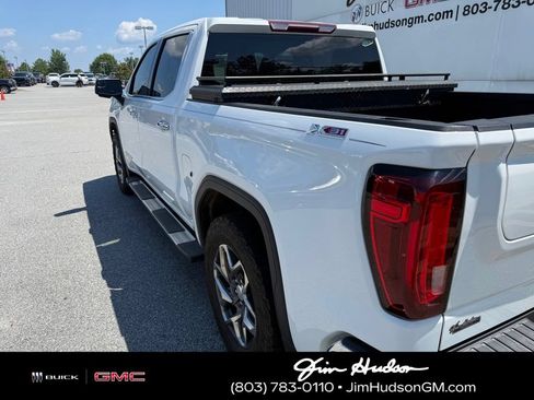 Used 2022 GMC Sierra 1500 SLT w/ SLT Convenience Package AWD/4WD image 5