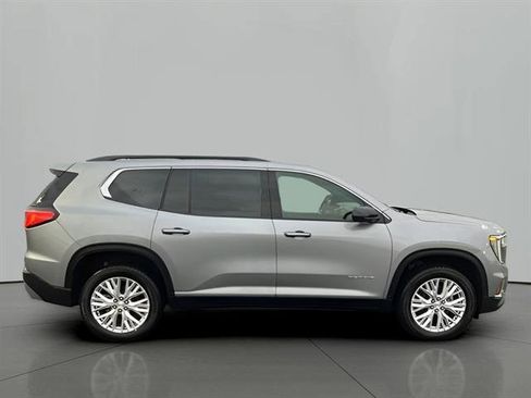 Used 2025 GMC Acadia Elevation w/ Elevation Premium Package image 6