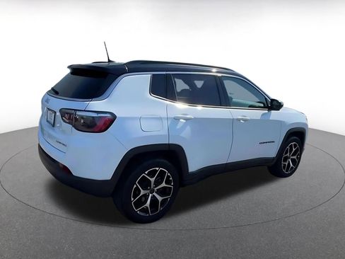 Used 2025 Jeep Compass Limited image 15