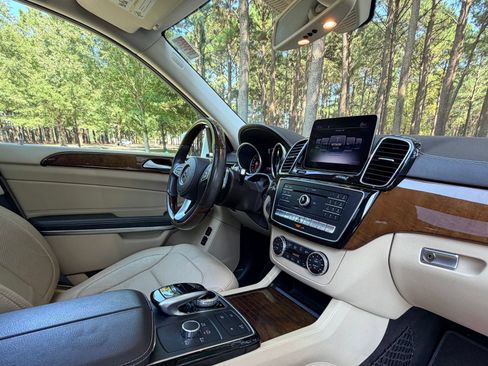 Used 2018 Mercedes-Benz GLS 550 4MATIC image 20