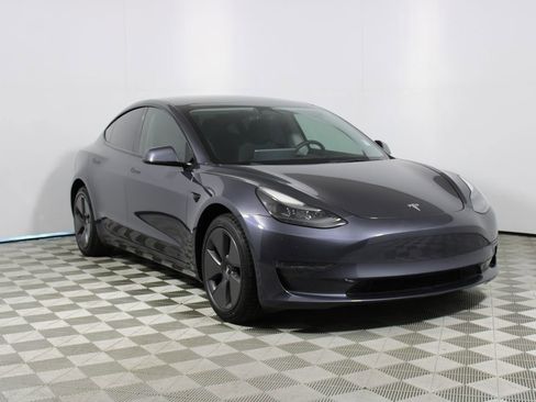 Used 2023 Tesla Model 3 Standard Range image 19