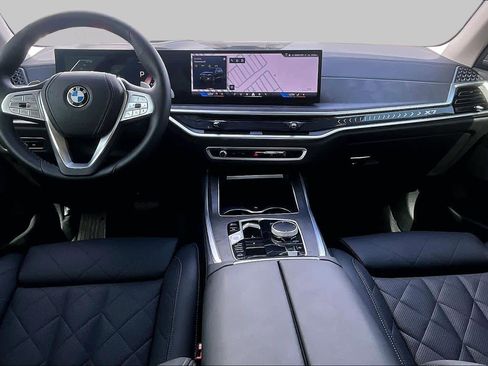 Used 2025 BMW X7 xDrive40i AWD/4WD image 15