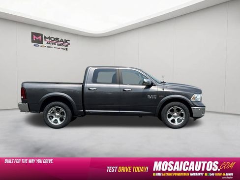 Used 2017 RAM 1500 Laramie w/ Convenience Group AWD/4WD image 8