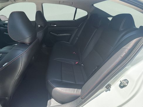 Used 2025 Nissan Altima 2.5 SR w/ SR Premium Package FWD image 14