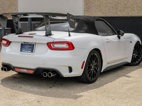 Used 2017 FIAT 124 Spider RWD image 7