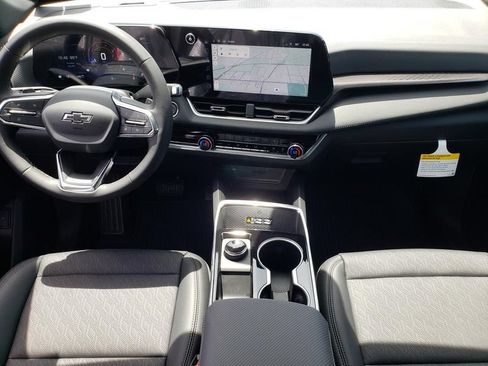 New 2026 Chevrolet Equinox LT w/ Convenience Package II AWD/4WD image 8