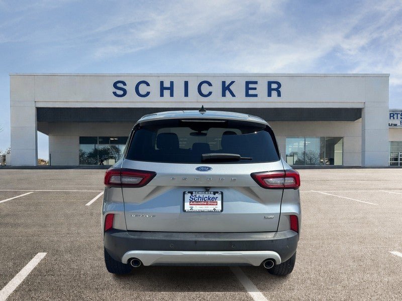 Used 2023 Ford Escape Active w/ Tech Pack #1 FWD image 4