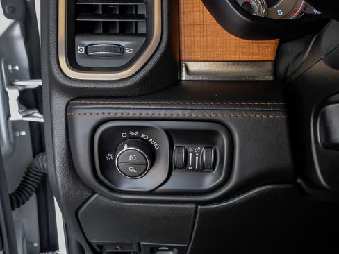 Used 2022 RAM 3500 Limited AWD/4WD image 27