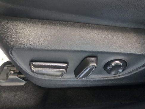 Certified 2024 Toyota Highlander XLE image 18