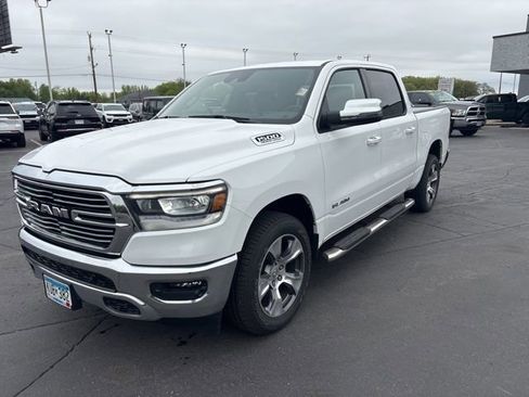 Used 2023 RAM 1500 Laramie AWD/4WD image 3