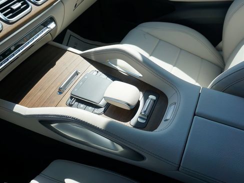 Certified 2025 Mercedes-Benz GLS 450 4MATIC image 23