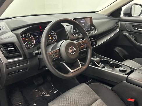 Used 2024 Nissan Rogue SV AWD/4WD image 16