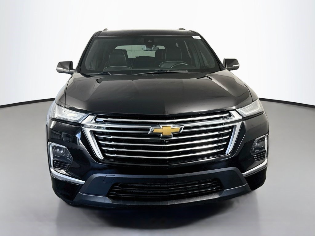 Used 2023 Chevrolet Traverse Premier FWD image 2
