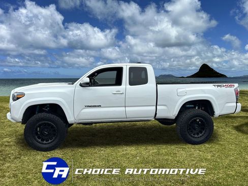 Used 2023 Toyota Tacoma TRD Sport image 3