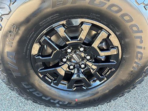 New 2026 Ford Bronco Raptor AWD/4WD image 9