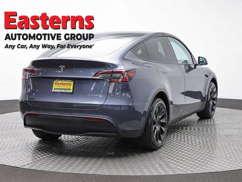 Used 2023 Tesla Model Y AWD image 5